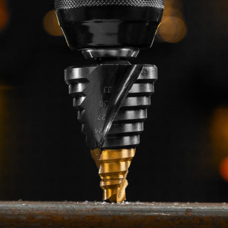 Сверло ступенчатое, 9-12-15-18-21-24-27-30-33-36 мм, Р6М5, 6-гр. хвостовик Denzel