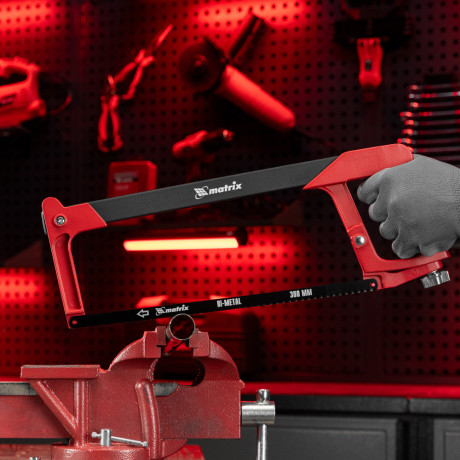 Ножовка по металлу, 300 мм, биметаллическое полотно, обрезиненная рукоятка Matrix