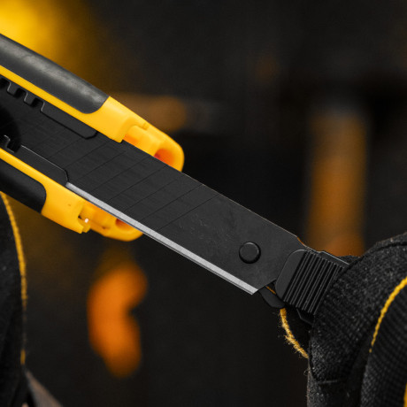 Лезвия, 18 мм, сталь SK4 - 0,5 мм, супер острые, многосегментные, 5 штук Denzel