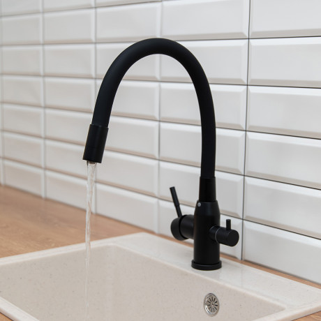 СоюзКран Смеситель для кухни с выводом пит. воды, силиконовый излив, черный, нерж.сталь, SS01-С132