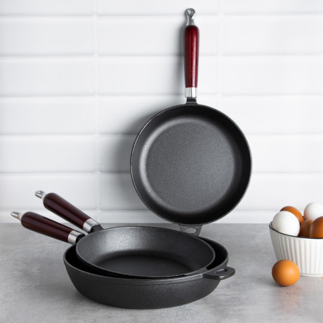 VETTA Сковорода чугун, d24х5см, деревянная ручка, индукция