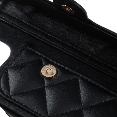 ВСЁГАЗИН Чехол для смартфона Дизайн, iP - 14 pro, черный, фэшн, цепочка c черной кожей и кулоном