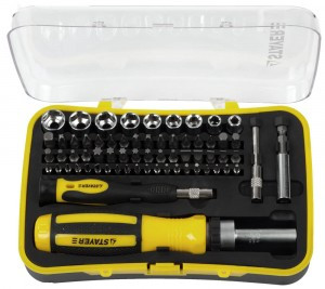 Набор STAYER "MASTER": Отвертка реверсивная с эргономичной ручкой, с насадками, в пластмассовом бокс