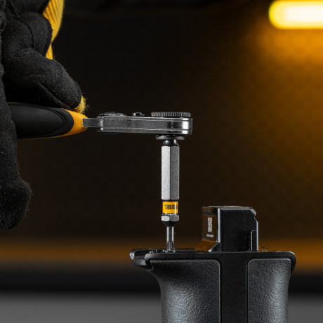 Ключ-трещотка для бит 1/4", 52 зуба, CrMo, адаптер для торцевых головок Denzel