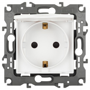 ЭРА 12 мех. роз. СУ 1 мест. 16А земля, шторки, крышка, автоклеммы, белый матовый 12-2103-01М