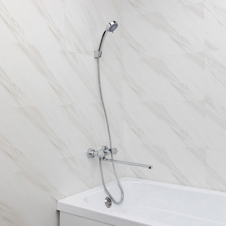 RAIN Смеситель для ванны Уран, прямой излив 35см, кранбуксы 1/2, душ. набор, ромб, латунь, хром