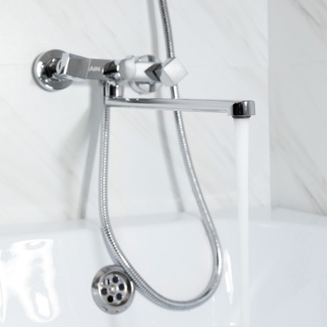 RAIN Смеситель для ванны Уран, прямой излив 35см, кранбуксы 1/2, душ. набор, ромб, латунь, хром