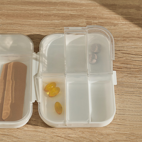 Универсальный бокс тм VETTA, дорожный, 8 отдел., пластик, 10х6х3,5см