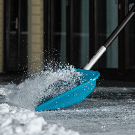 Лопата-скрепер для уборки снега, полипропилен, 550х340х1450 мм, алюминиевый черенок, ПВХ, LUXE Palisad