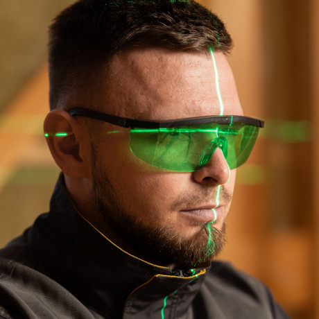 Лазерный уровень мультипризменный DLV 360-4T, 30 м, зеленый луч, Li-Ion 2,4 Aч, штатив// Denzel