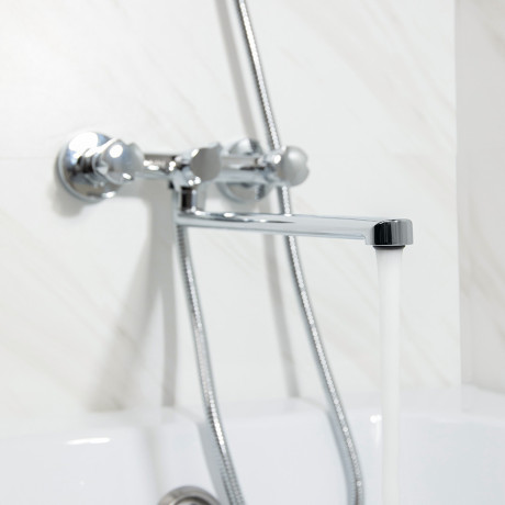 RAIN Смеситель для ванны Уран, прямой излив 35см, кранбуксы 1/2, душ. набор, овал, латунь, хром