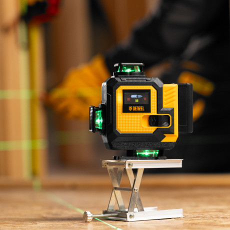 Лазерный уровень мультипризменный DLV-360-4C, 30 м, зеленый луч, Li-Ion 2,4 Aч, кейс// Denzel