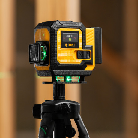 Лазерный уровень мультипризменный DLV-360-3T, 30 м, зеленый луч, Li-Ion 2,4 Aч, штатив // Denzel