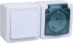 IEK ГЕРМЕС PLUS БГб-22-31-ГПБд блок гориз. "выкл. 1 кл. + роз. 1 мест. земля" ОУ IP54 (кл.бел./кр.ды