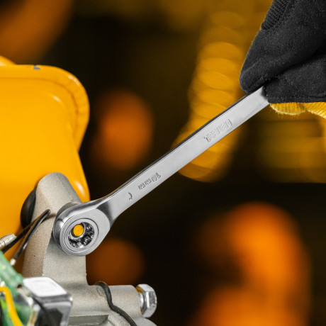 Ключ комбинированный трещоточный, 10 мм, CrV, матовый хром Denzel