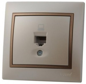 Lezard Мира роз. компьют. СУ 1 мест. перламутр с коричн. вставкой (RJ45) (корпус PC) 701-3031-139