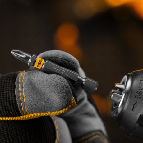 Бита PH2х50, сталь легированная S2, 30 шт., шестигранный профиль, пластиковая коробка, Е 6,3 Denzel