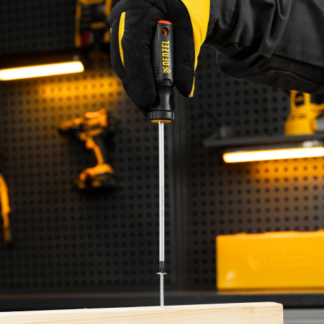 Отвертка, PH1х150 мм, S2, 3к рукоятка Denzel