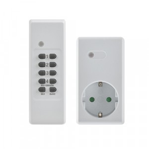 Robiton УД-1 розетка с пультом ДУ 3600W 1пульт+1роз. (радиосигнал, радиус до 30м) 15792