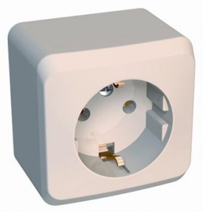 Systeme Electric Этюд роз. ОУ 1 мест. крем. (пл.осн., земля) PA16-003K (17!)