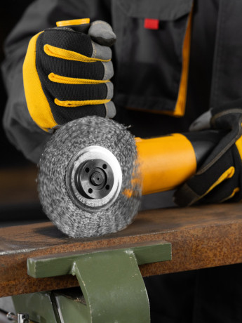 Щетка для УШМ, 125 мм, "Плоская", витая нержавеющая проволока 0.3 мм, посадка 22.2 мм Denzel