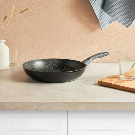 SATOSHI Карбон Сковорода литая d28см, антипригарное покрытие Мрамор, индукция