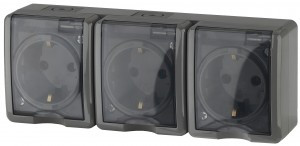 ЭРА Эксперт роз. ОУ 3 мест. 16А, IP54, земля, шт. крышка, серый, 11-2406-03, Б0020723