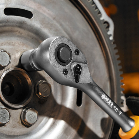 Ключ-трещотка 1/2", 90 зубьев, с быстрым сбросом, CrV Denzel