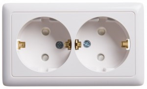 Systeme Electric Хит роз. ОУ 2 мест. бел. (пл.осн., земля, штор.) РА16-239-б (84!)