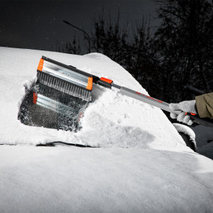 Щетка-сметка для снега со скребком и водосгоном, телескопическая, поворотная голова Stels