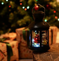 Фонарь новогод. ULD-L1220-010/DTB/RGB 10LED+шарики 12x20см, RGB пластик, 3xАА н/к, черный Uniel