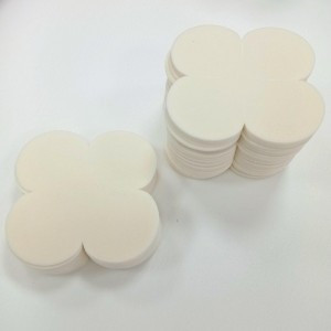 Uniel фоамиран для творчества, айвори 9х9см 2мм. четырехлист. VR-PE7 20T20/S50X50/PWF001