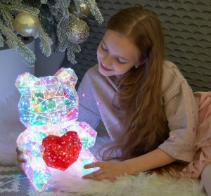 Uniel Фигура новогод. св/д "Мишка с сердцем" 32x22x22см USB-провод, 200LED радужный ULD-R508 USB