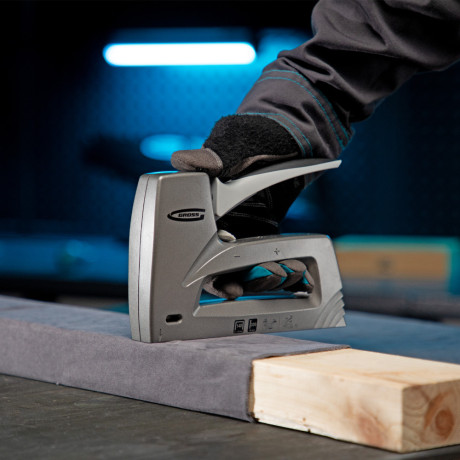 Степлер мебельный (Aluminium 140) алюминиевый корпус, регулятор удара, тип скобы 140, 300, 6-14 мм Gross