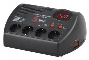 ЭРА стабилизатор напряжения 1ф. релейный компакт. СНК-1000-Ц 160-260В (10%), 4 роз. настольный