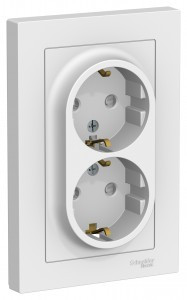 Systeme Electric AtlasDesign роз. СУ 2 мест. бел. Antibact. (пл.осн., земля, штор.) ATN000126 (10!)