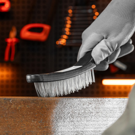 Щетка пятирядная металлическая с пластмассовой ручкой Sparta