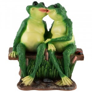 Фигурка садовая Лягушки на лавочке H-32см 169359