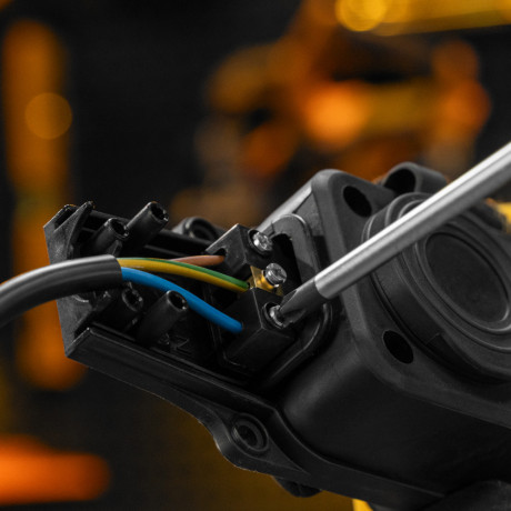 Шнур сетевой Energy Series, ПВС, 1,5 м, 3 x 1,5 мм, с неразборной вилкой, черный, Denzel