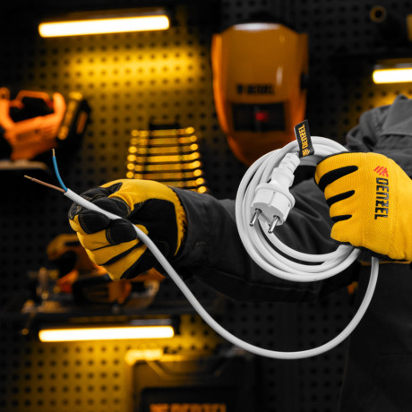 Шнур сетевой Energy Series, ПВС, 3 м, 2 x 1,5 мм, с неразборной вилкой, белый, Denzel