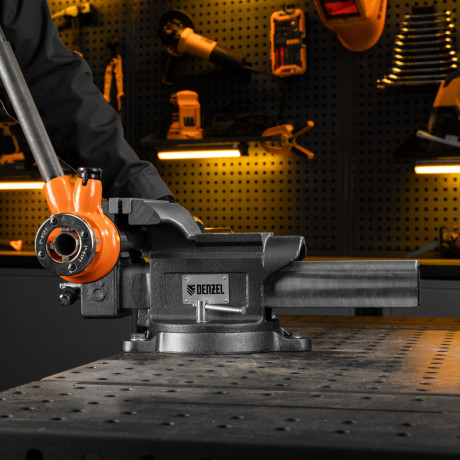 Тиски слесарные BVH-200, 200 мм, поворотные, стальная направляющая, с наковальней //Denzel