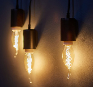 Uniel  LOFT CW35 E14 60W Свеча на ветру винтажная лампа накаливания IL-V-CW35-60/GOLDEN/E14 ZW01