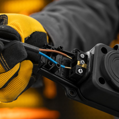 Шнур сетевой Energy Series, ПВС, 3 м, 2 x 1,5 мм, с неразборной вилкой, черный, Denzel