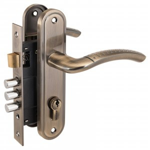 АЛЛЮР 132/3-61А AB ст.бронза мал.корп. 5кл М/О расстояние 61,5мм 3-ригеля Замок врезной с/руч  (12)