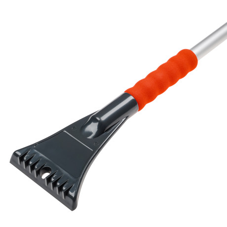 ЕРМАК Щетка для уборки снега с распушенной щетиной+скребок, 78см