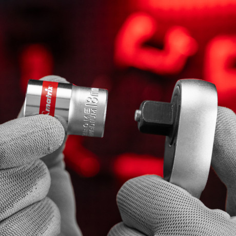 Головка торцевая, 18 мм, шестигранная, CrV, под квадрат 1/2, хромированная Matrix