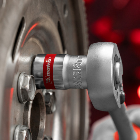 Головка торцевая, 18 мм, шестигранная, CrV, под квадрат 1/2, хромированная Matrix