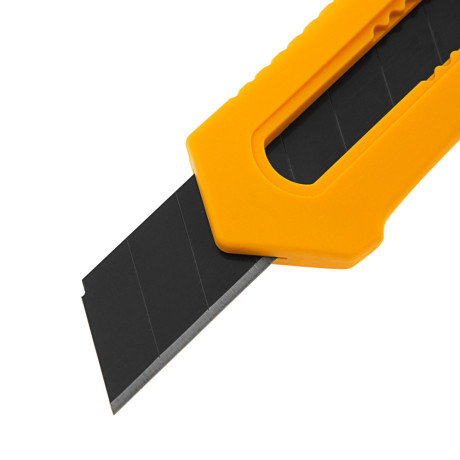 Нож, 18 мм, сменное лезвие, SK4, облегченный корпус, нажимной фиксатор Denzel