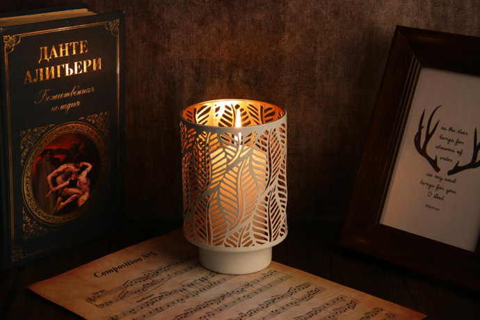 Подсвечник металлический, 9х9х13 см