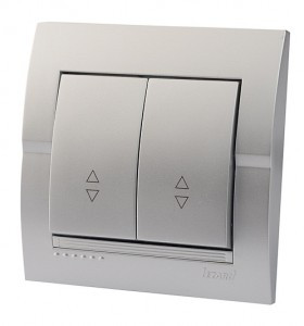 Lezard DERIY выкл. СУ 1 кл. 10А (проходн.) двойной металлик серый